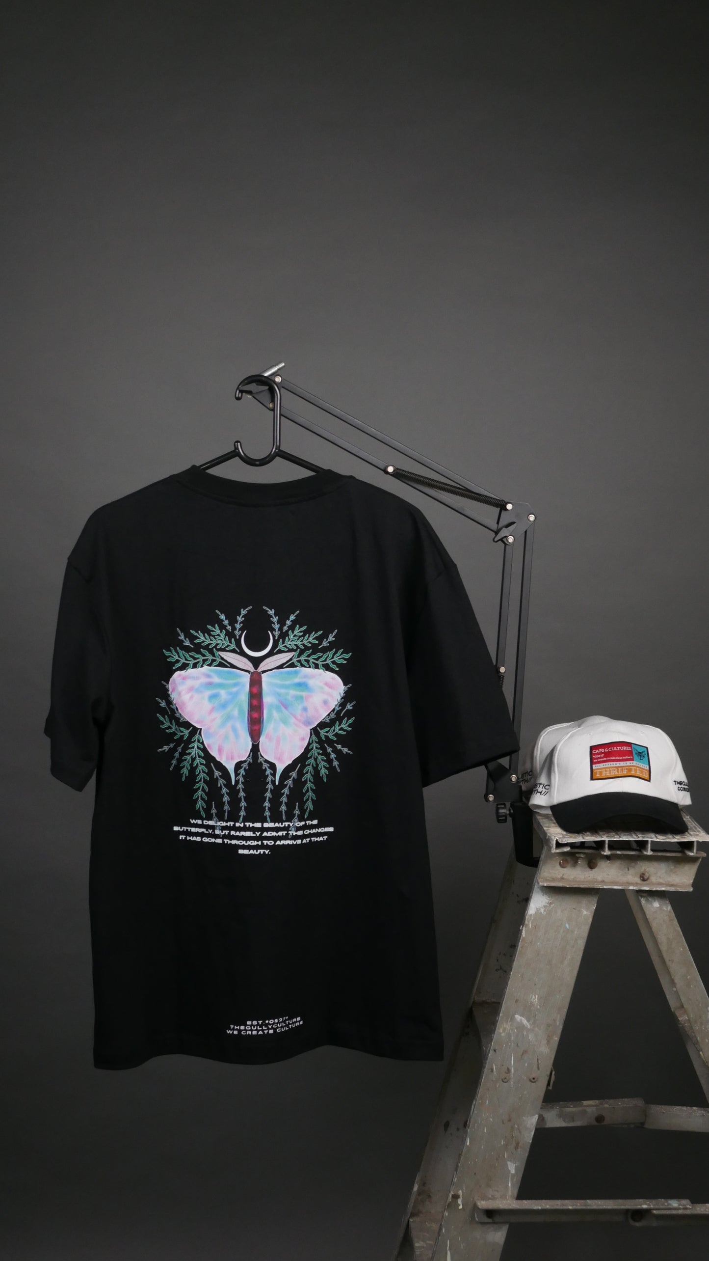 BEAUTY OF THE BUTTERFLY BLACK OVERSIZED T-SHIRT